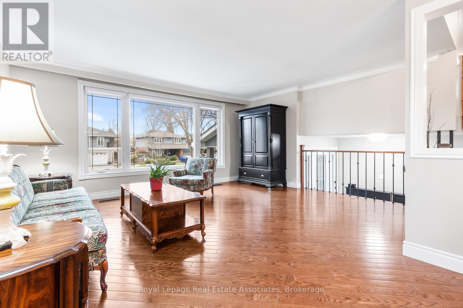 Detached at 176 DAPHNE AVENUE, Mississauga