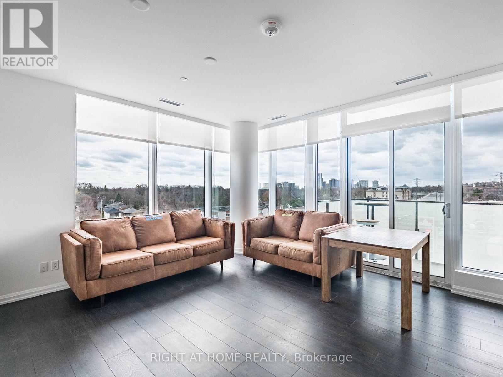 Apartment at 513 - 4208 DUNDAS STREET, Toronto (Edenbridge-Humber Valley)
