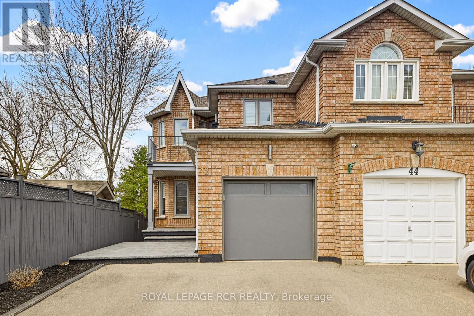 Semi-Detached/Link at 42 ARCHBURY CIRCLE, Caledon (Bolton East)