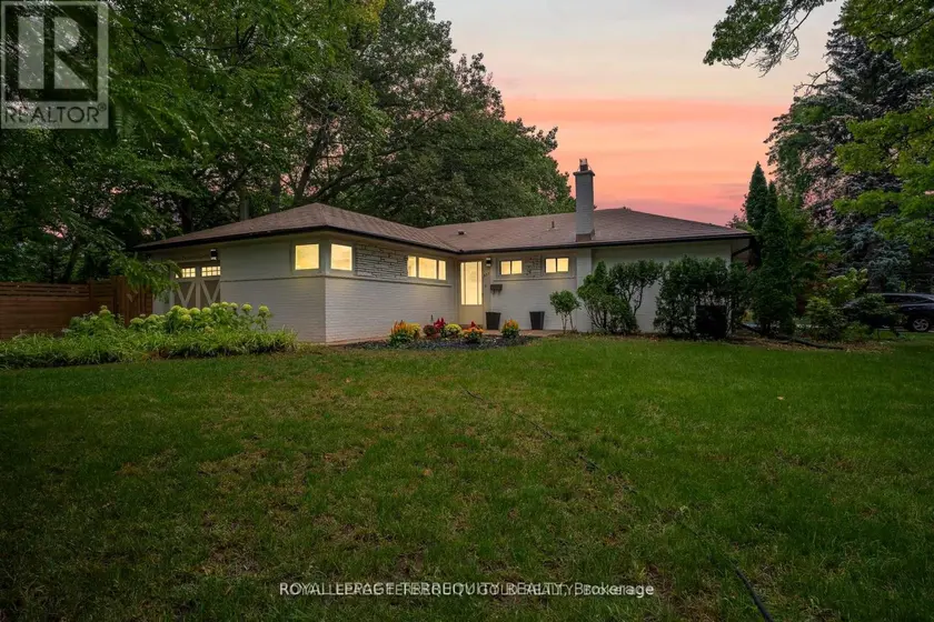 Detached at 327 RIVER SIDE DRIVE, Oakville