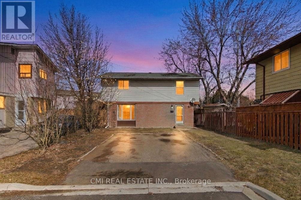 Detached at 8 HURONIA COURT, Brampton (Central Park)