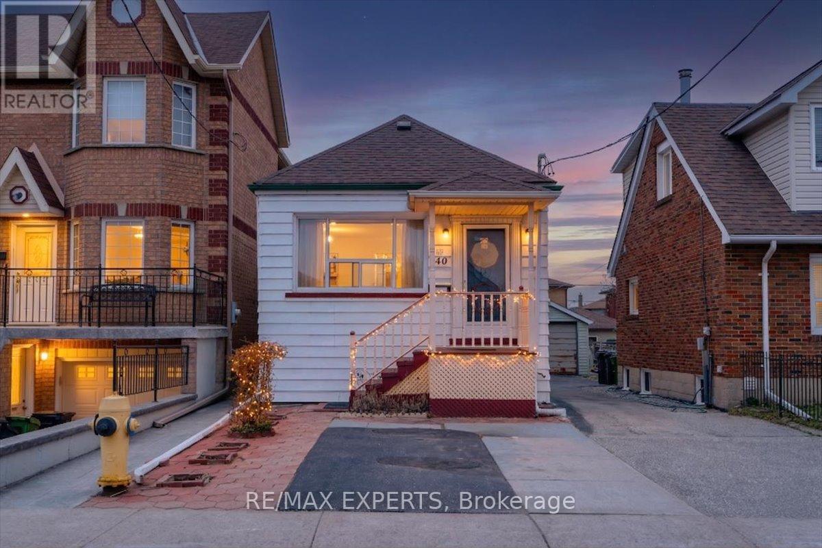 Detached at 140 NORTHLAND AVENUE, Toronto (Rockcliffe-Smythe)