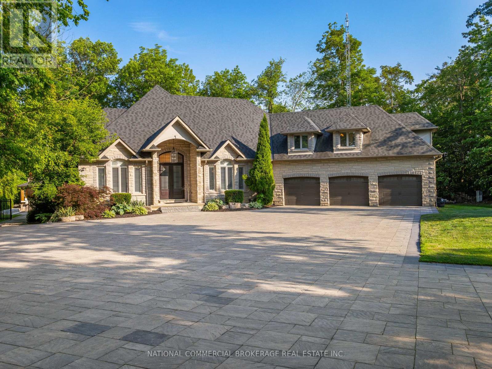 Detached at 10088 OLD PINE CREST ROAD, Halton Hills (Rural Halton Hills)