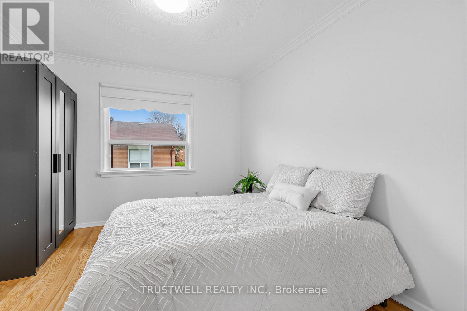 Detached at 2 DEL RIA ROAD, Toronto