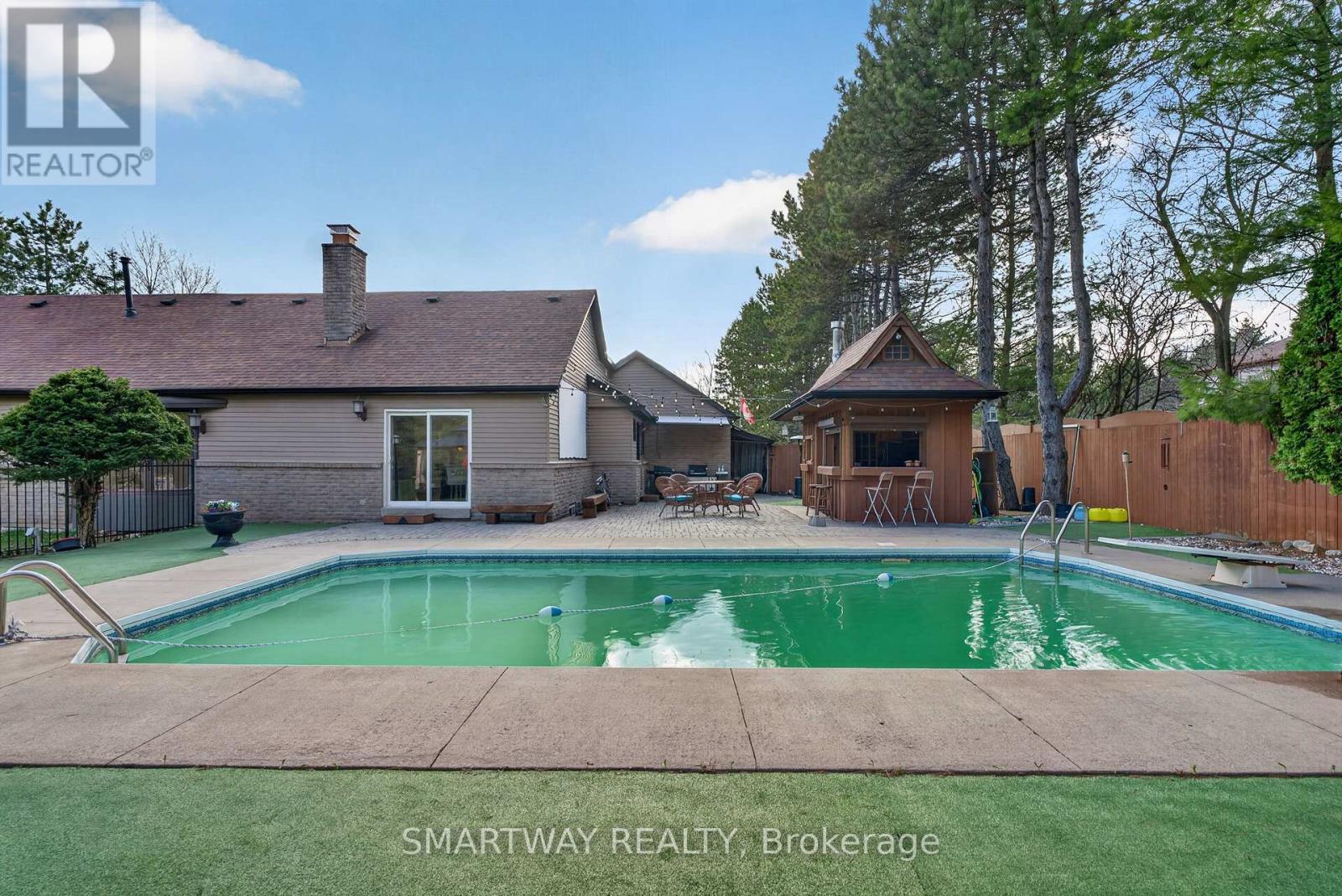 Detached at 11 MEADOW DRIVE, Caledon