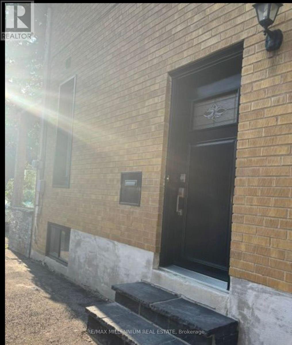 Semi-Detached/Link at BSMT - 1341 FREEPORT DRIVE, Mississauga (Erindale)