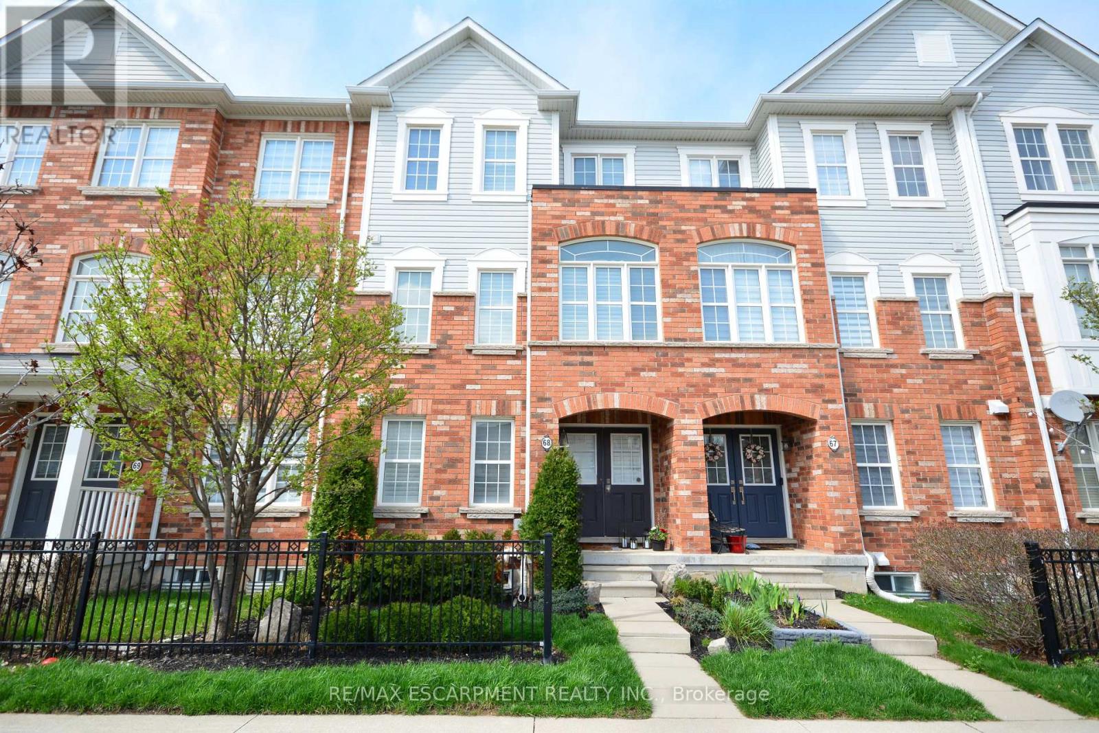 Townhouse at 68 - 4823 THOMAS ALTON BOULEVARD, Burlington (Alton)