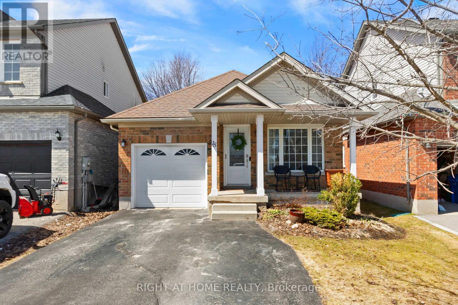 Detached at 15 SETTLERS ROAD, Orangeville