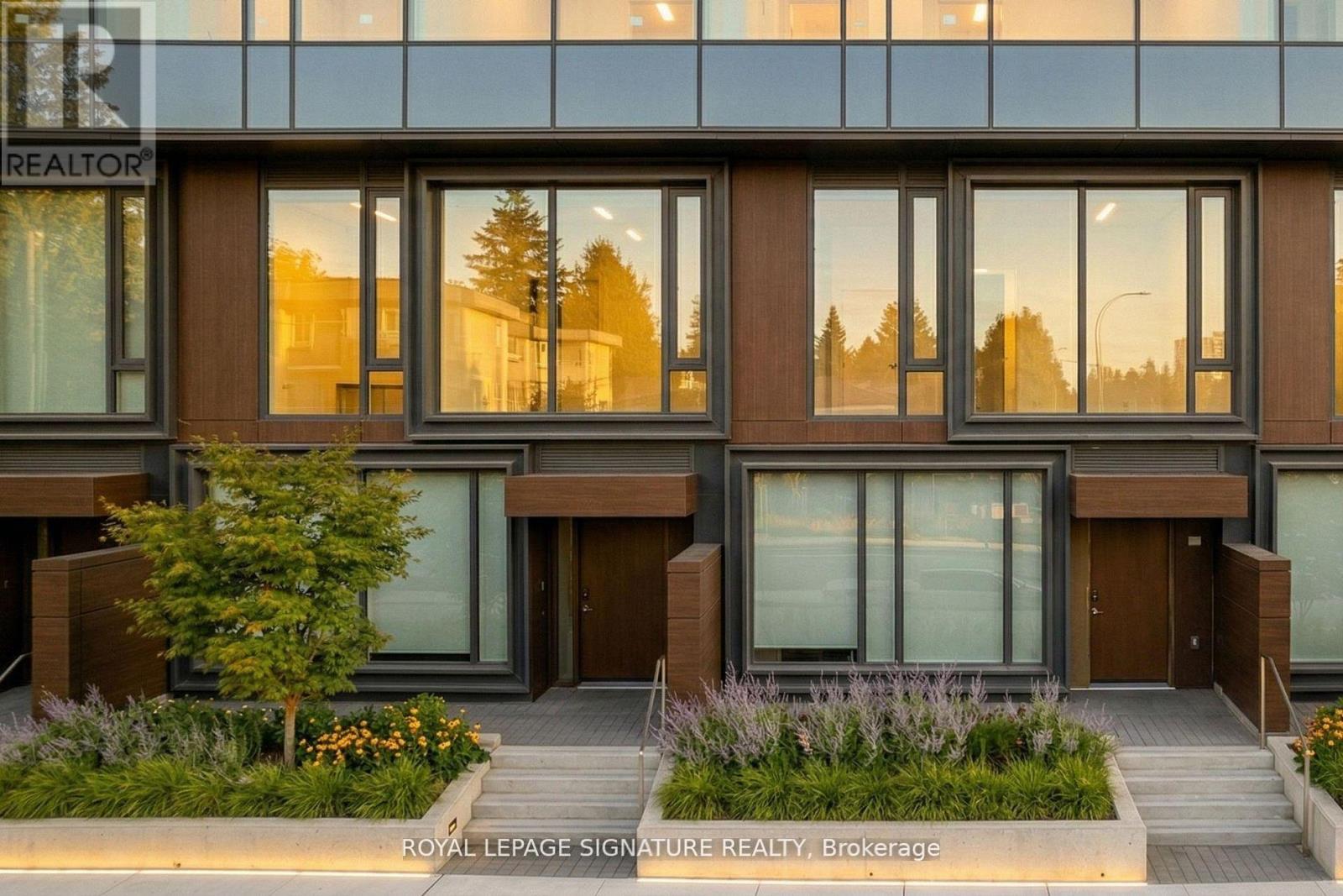 Townhouse at 104 (TH4) - 448 BURNHAMTHORPE ROAD W, Mississauga (City Centre)
