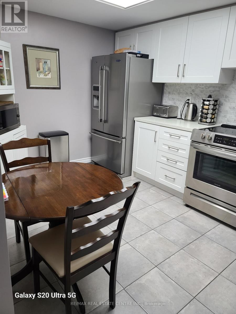 Apartment at 407 - 8 LISA STREET, Brampton