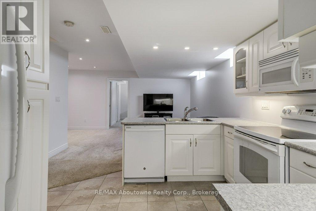 Townhouse at 2454 GREENWICH DRIVE, Oakville