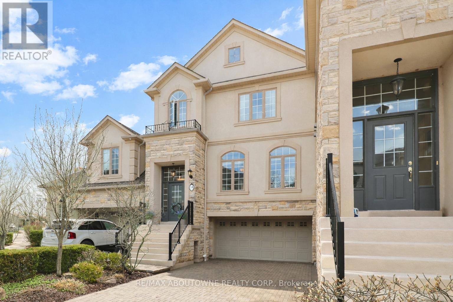 Townhouse at 34 - 2400 NEYAGAWA BOULEVARD, Oakville (RO River Oaks)