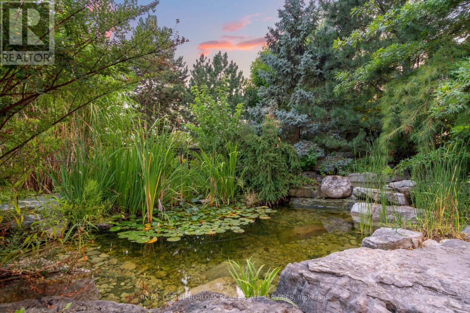 Detached at 4278 CLUBVIEW DRIVE, Burlington
