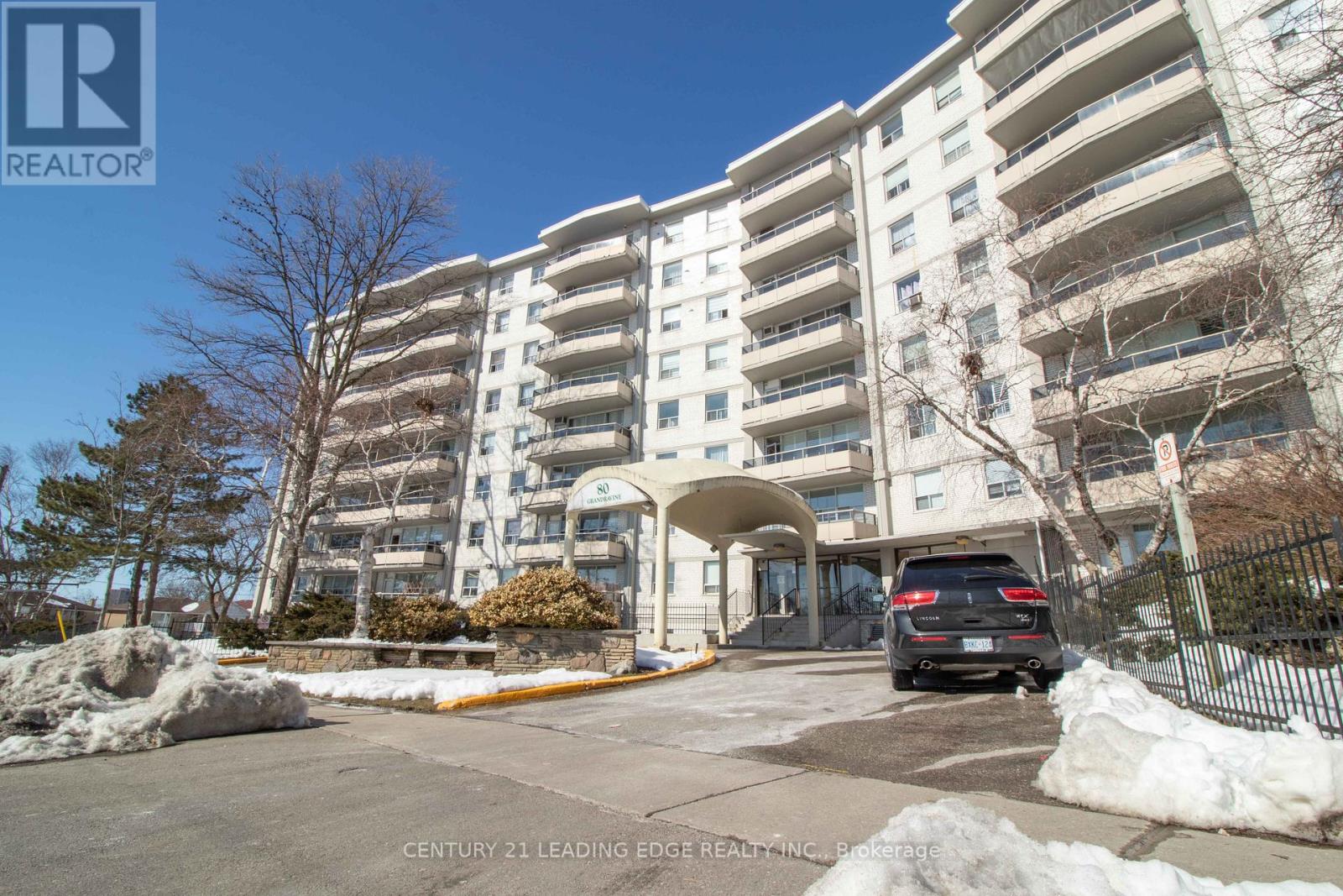Apartment at 703 - 80 GRANDRAVINE DRIVE, Toronto (York University Heights)