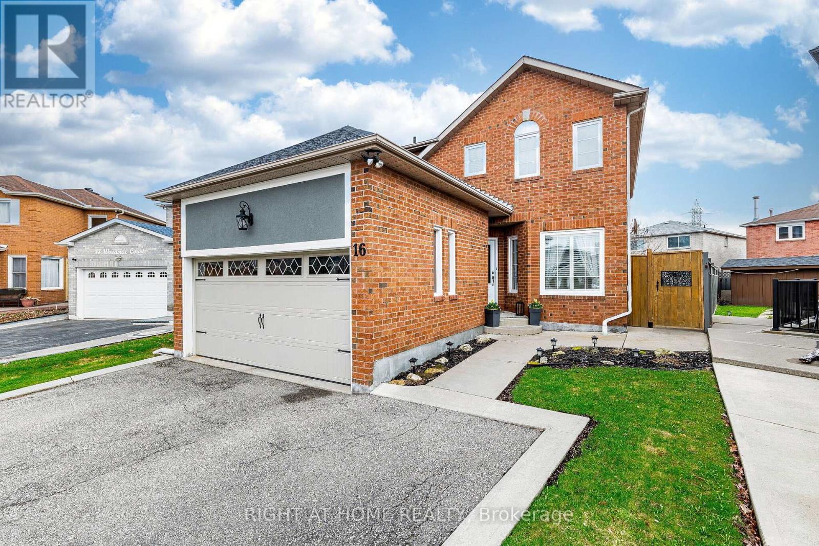 Detached at 16 WOODSIDE COURT, Brampton (Fletcher's Creek South)