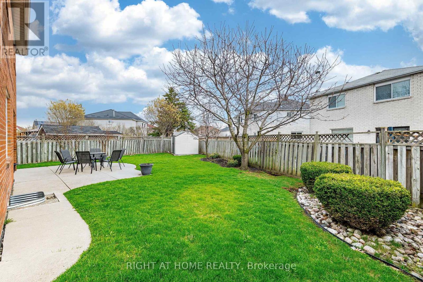 Detached at 16 WOODSIDE COURT, Brampton