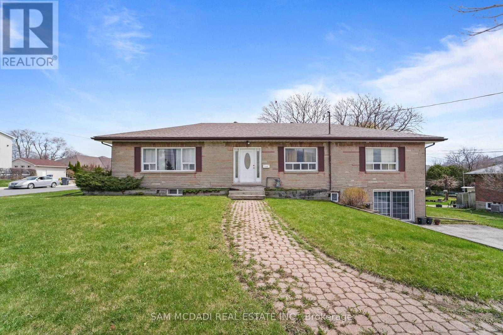 Detached at 2230 BRITANNIA ROAD W, Mississauga (Streetsville)