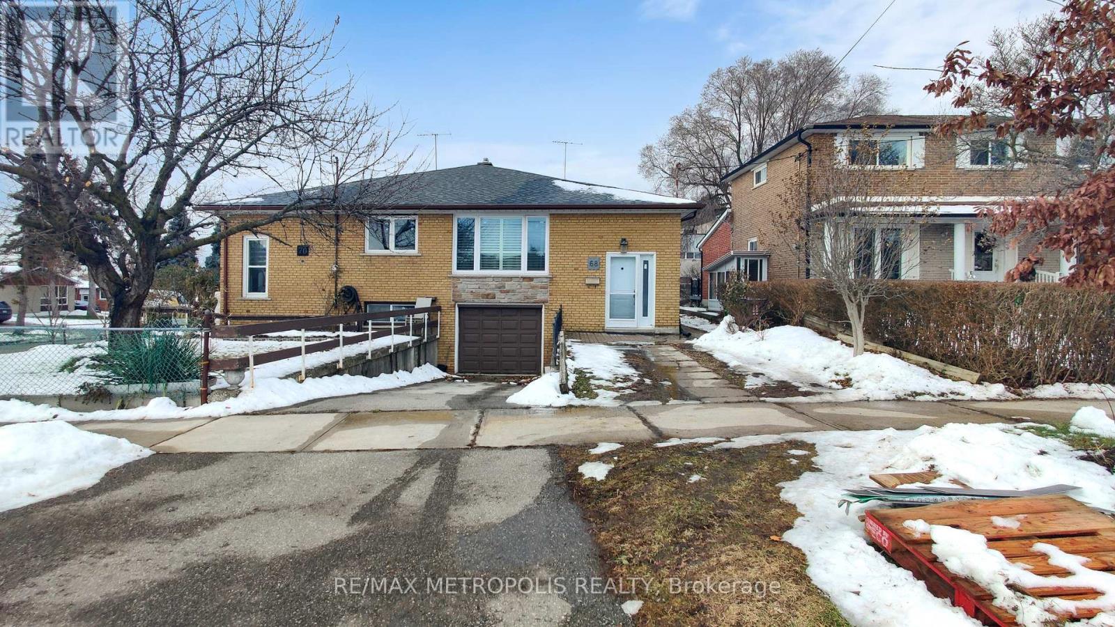 Semi-Detached/Link at 68 PAULVALE CRESCENT, Toronto (York University Heights)