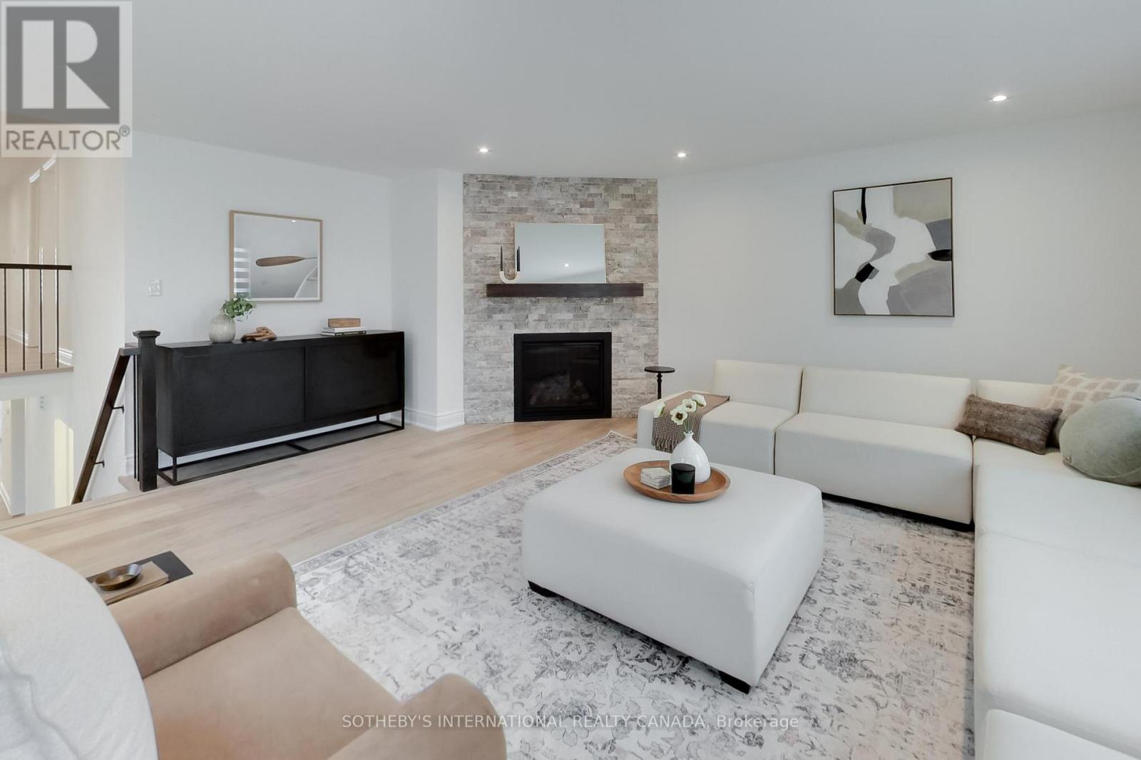 Detached at 1124 LANSDOWN DRIVE, Oakville (CV Clearview)