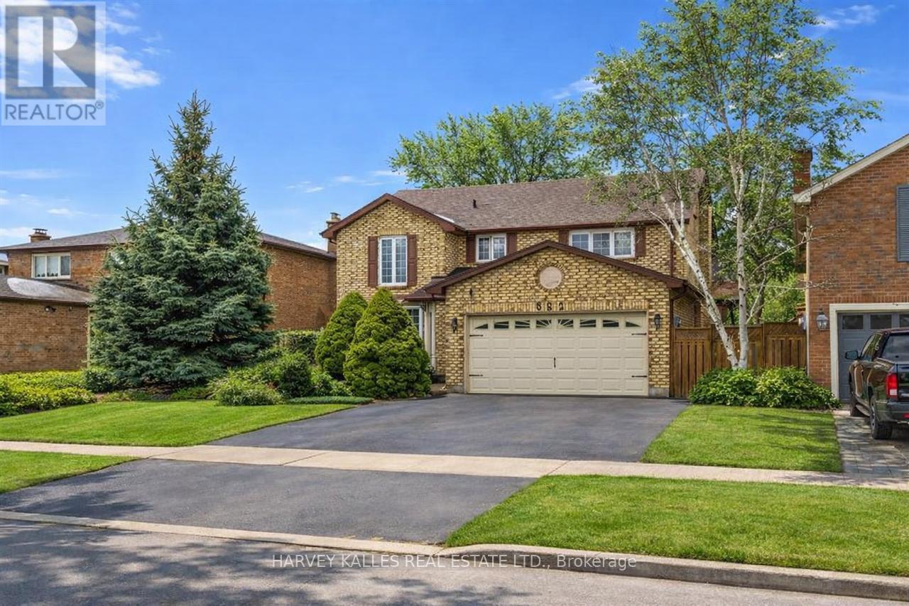 Detached at 682 WILLOWBANK TRAIL, Mississauga (Rathwood)