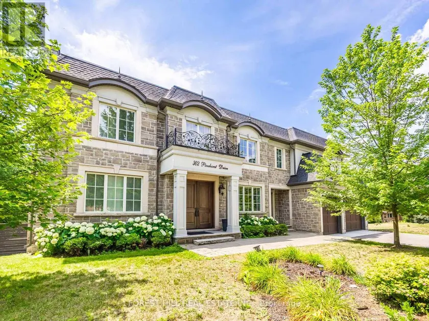 Detached at 302 PINEHURST DRIVE W, Oakville (FD Ford)