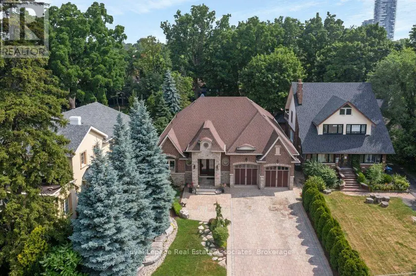 Detached at 46 SCOTT STREET, Brampton (Downtown Brampton)