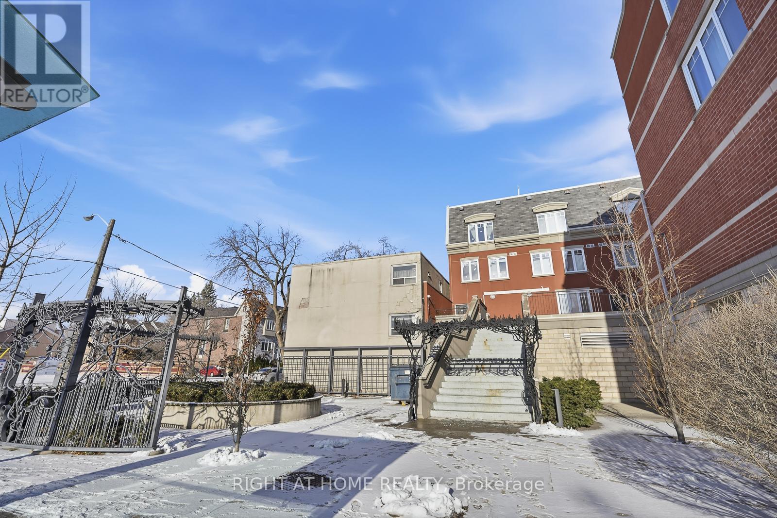 Townhouse at 217 - 3400 LAKE SHORE BOULEVARD W, Toronto (Long Branch)