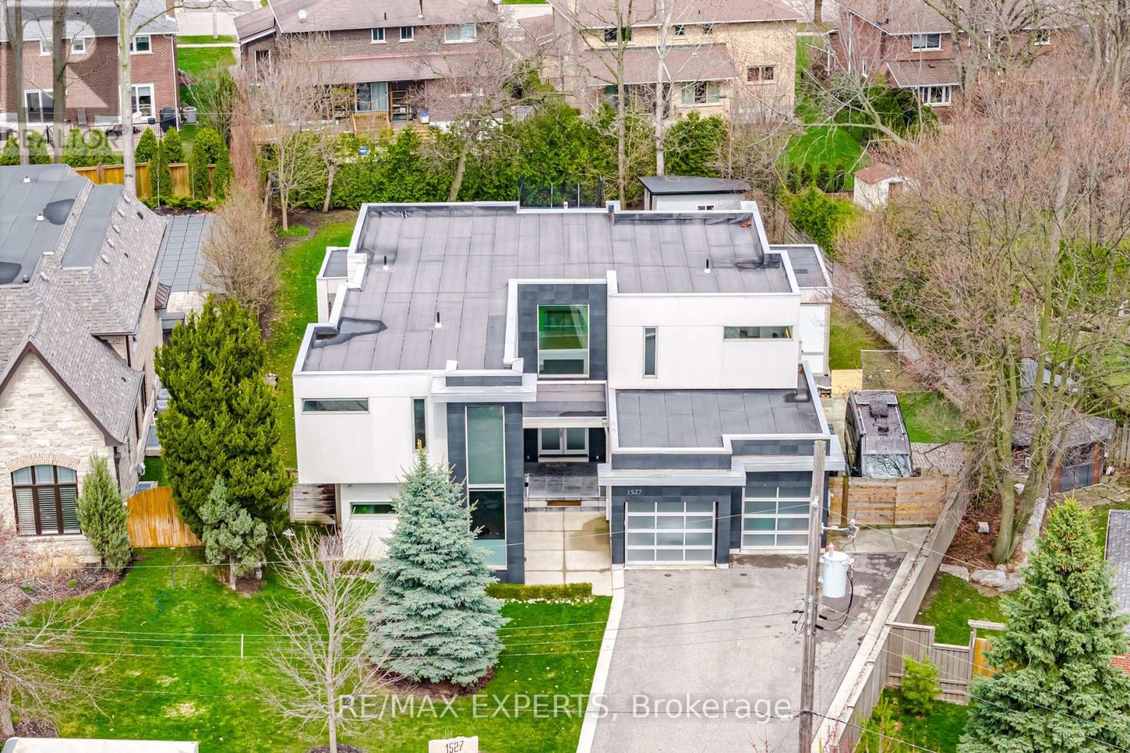 Detached at 1527 GLENHILL CRESCENT, Mississauga (Lorne Park)