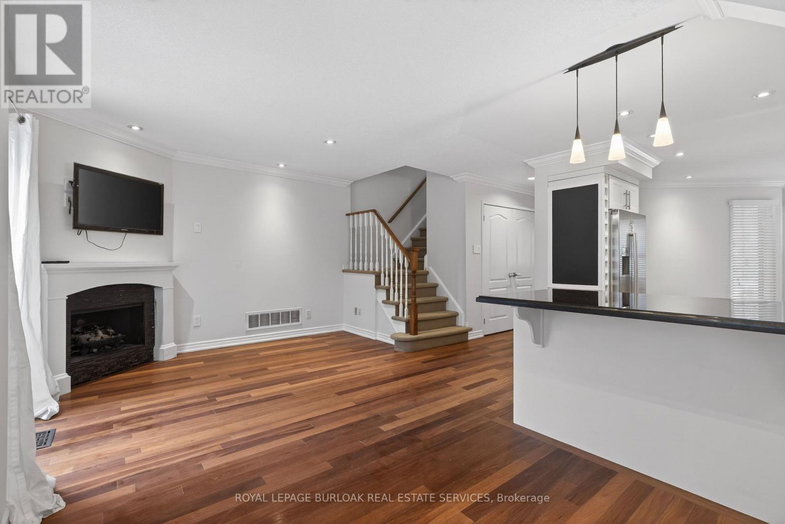 Townhouse at 11 - 2065 SIXTH LINE, Oakville