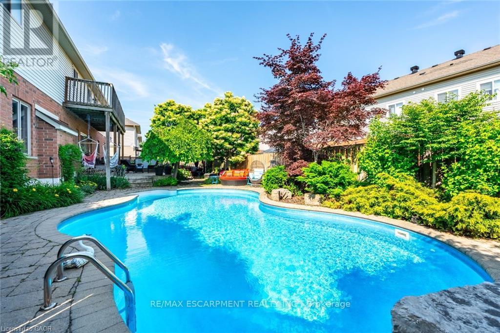 Detached at 2338 NORLAND DRIVE, Burlington (Orchard)
