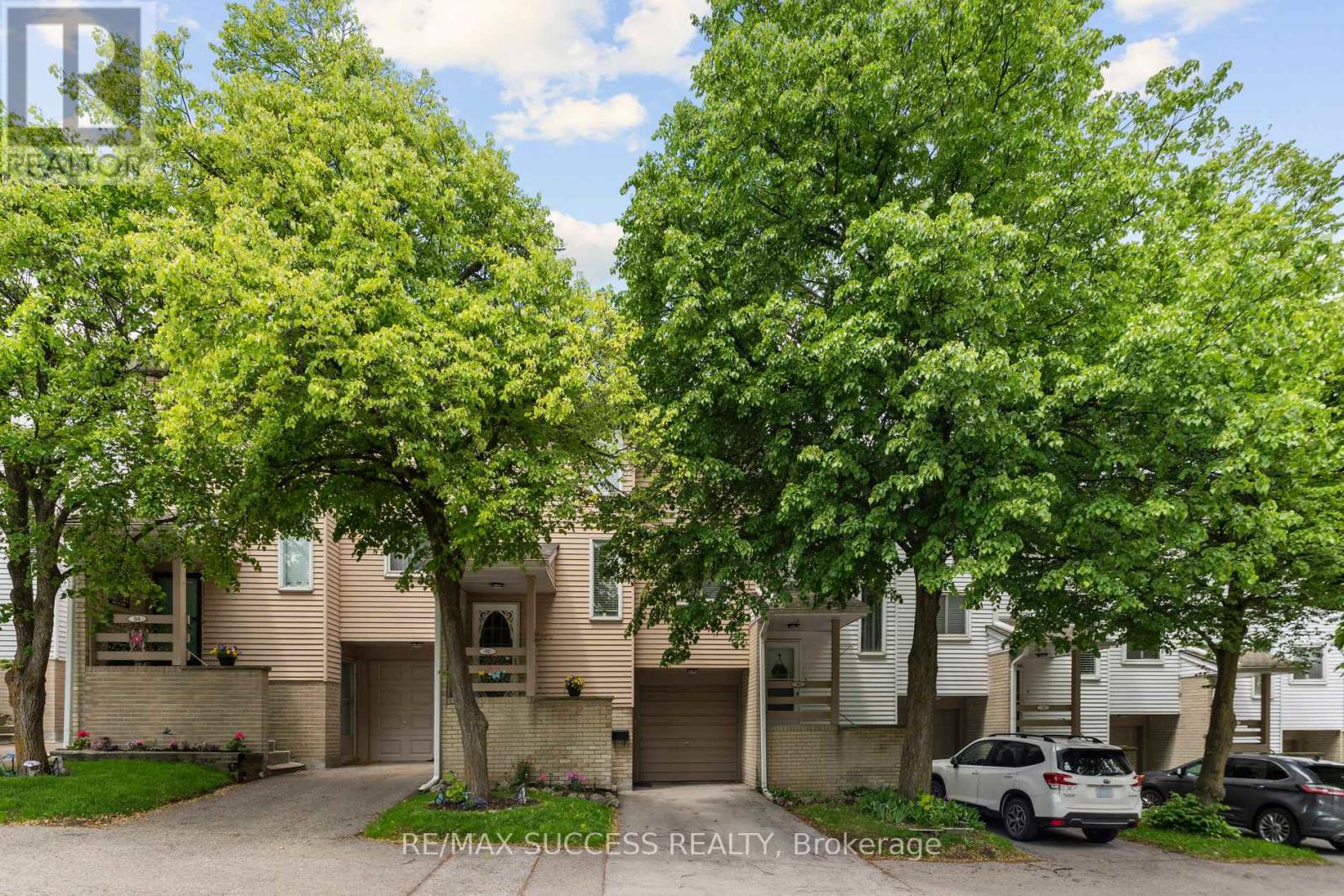 Townhouse at 82 LYNDEN CIRCLE, Halton Hills (Georgetown)