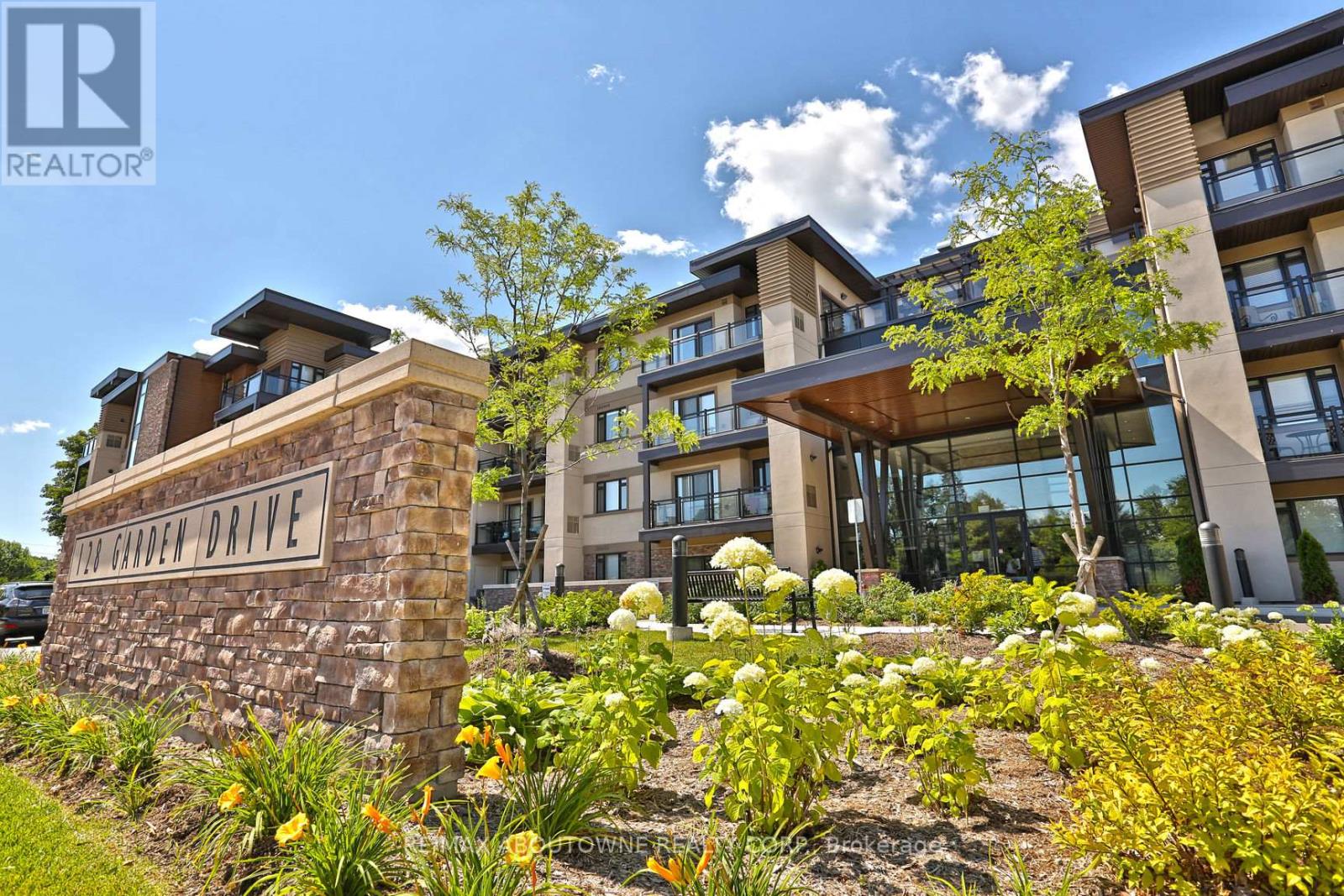 Apartment at 103 - 128 GARDEN DRIVE, Oakville (CO Central)