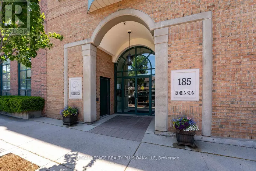 Apartment at 315 - 185 ROBINSON STREET, Oakville