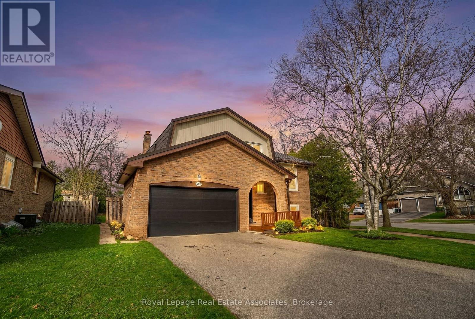 Detached at 471 VALHALLA COURT, Oakville (WO West)
