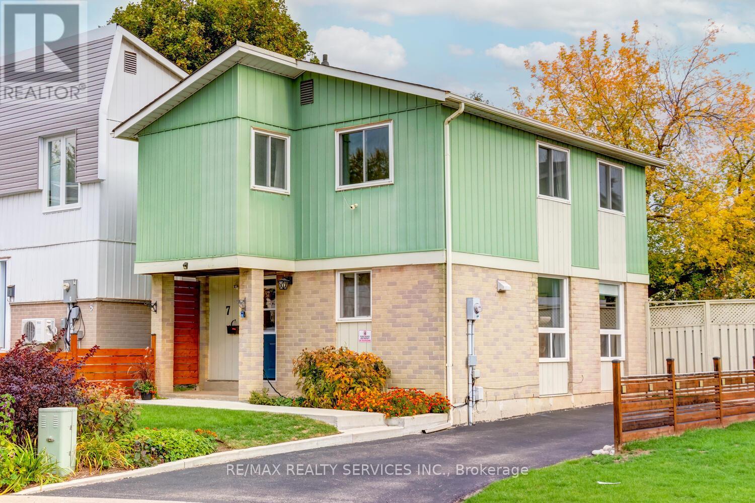 Detached at 7 HAMLET COURT, Brampton (Central Park)