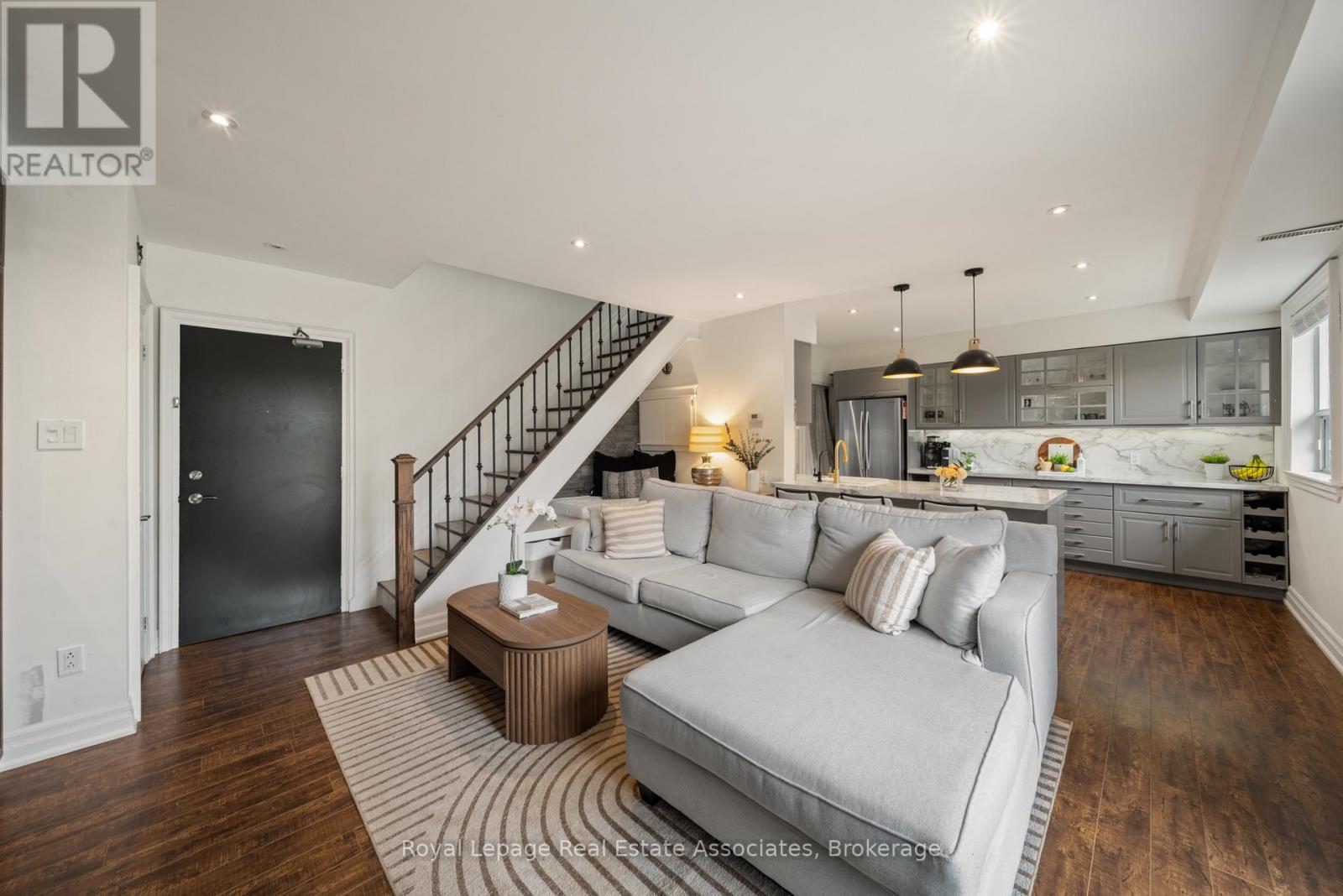 Townhouse at 4 - 469 CLARIDGE ROAD, Burlington (Roseland)