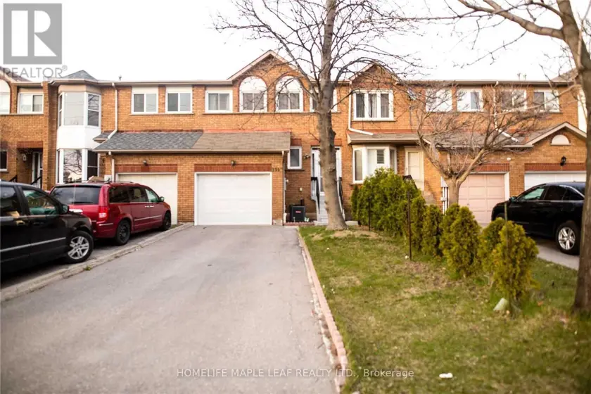 Townhouse at 735 CONSTELLATION DRIVE, Mississauga