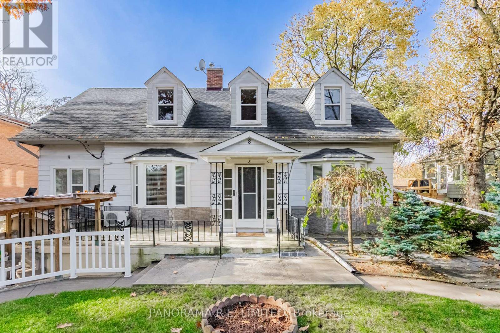 Detached at 4 - 8 THIRTY THIRD STREET, Toronto (Long Branch)