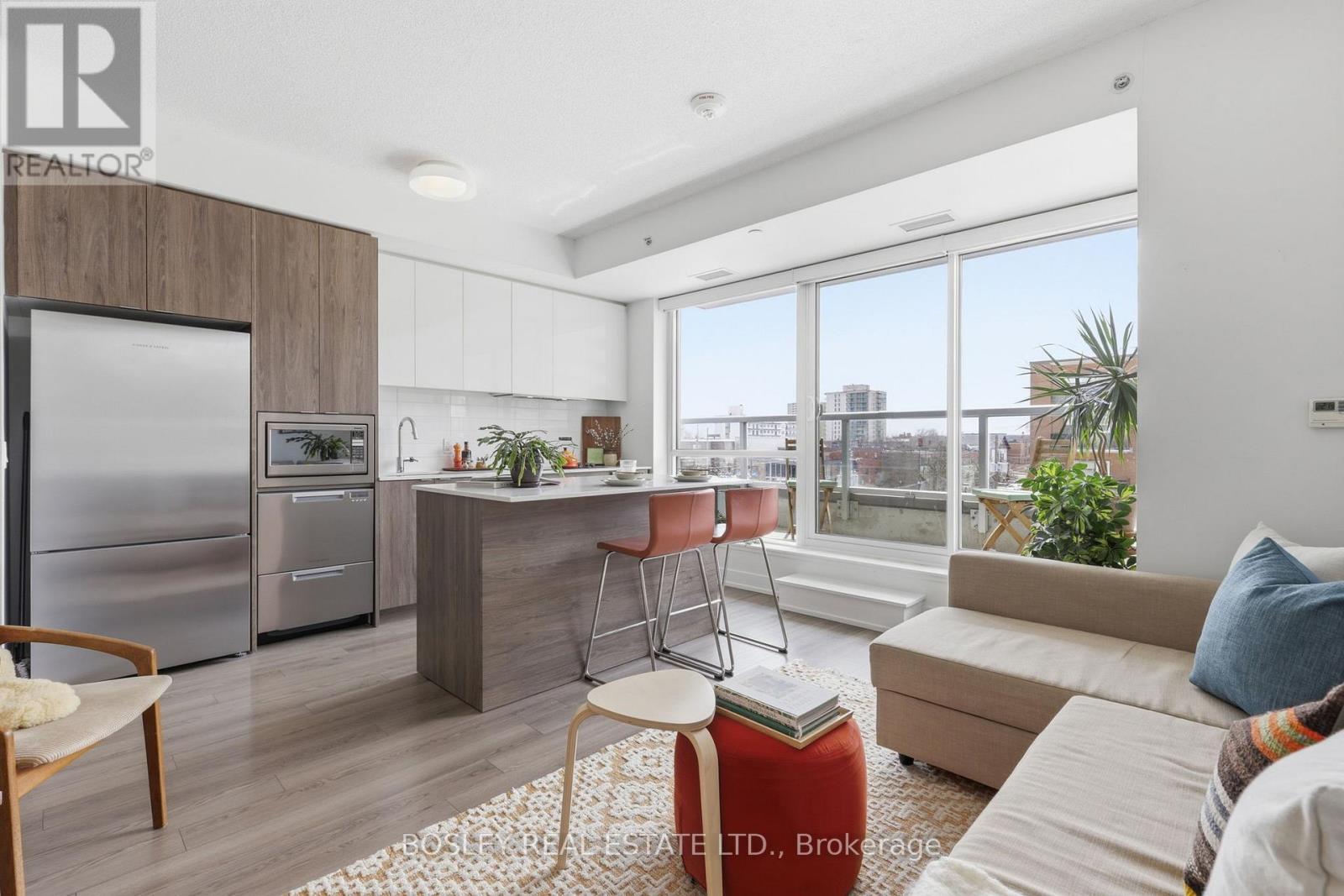 Apartment at 207 - 8 ANN STREET, Mississauga (Port Credit)