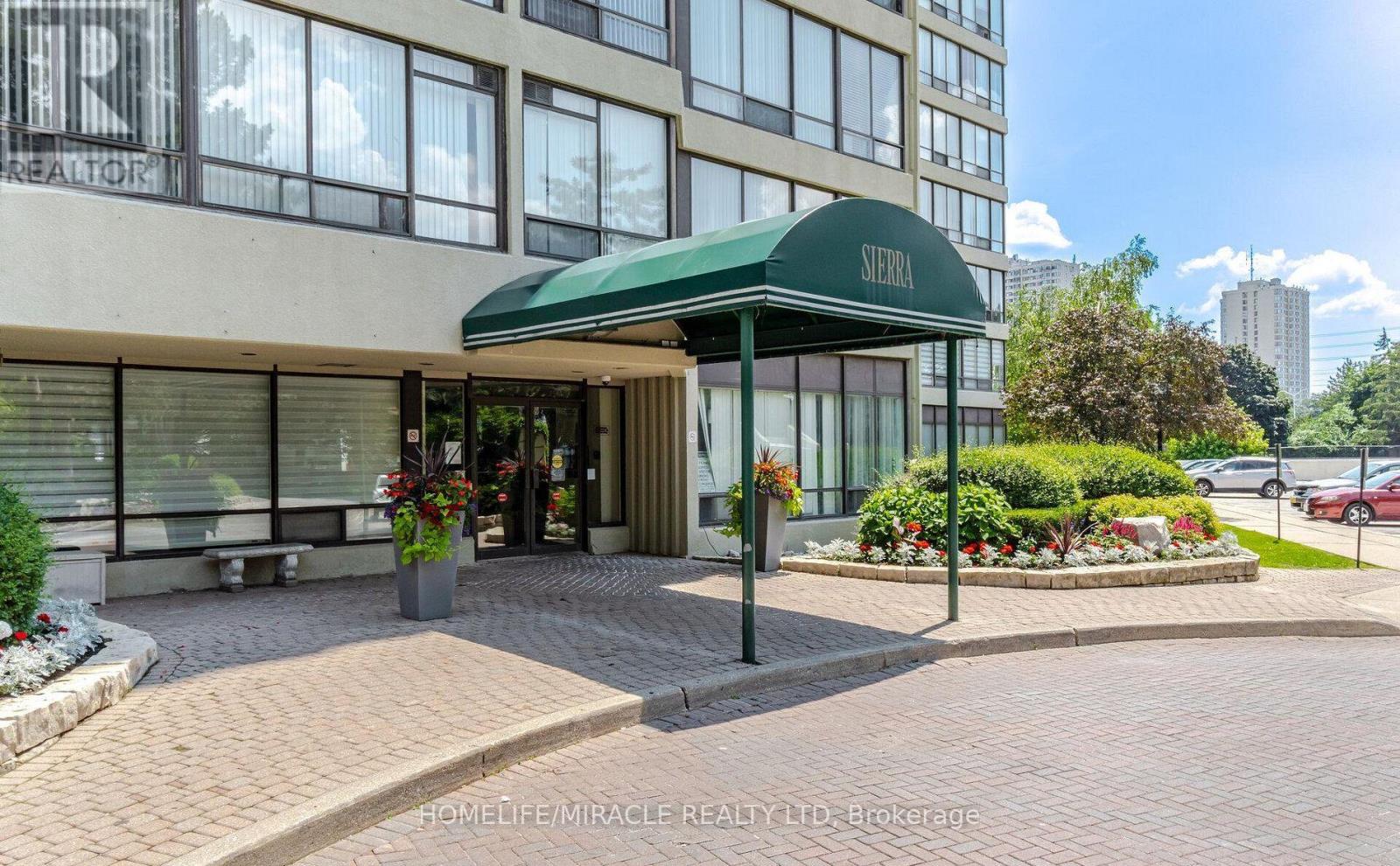 Apartment at 401 - 26 HANOVER ROAD, Brampton (Queen Street Corridor)