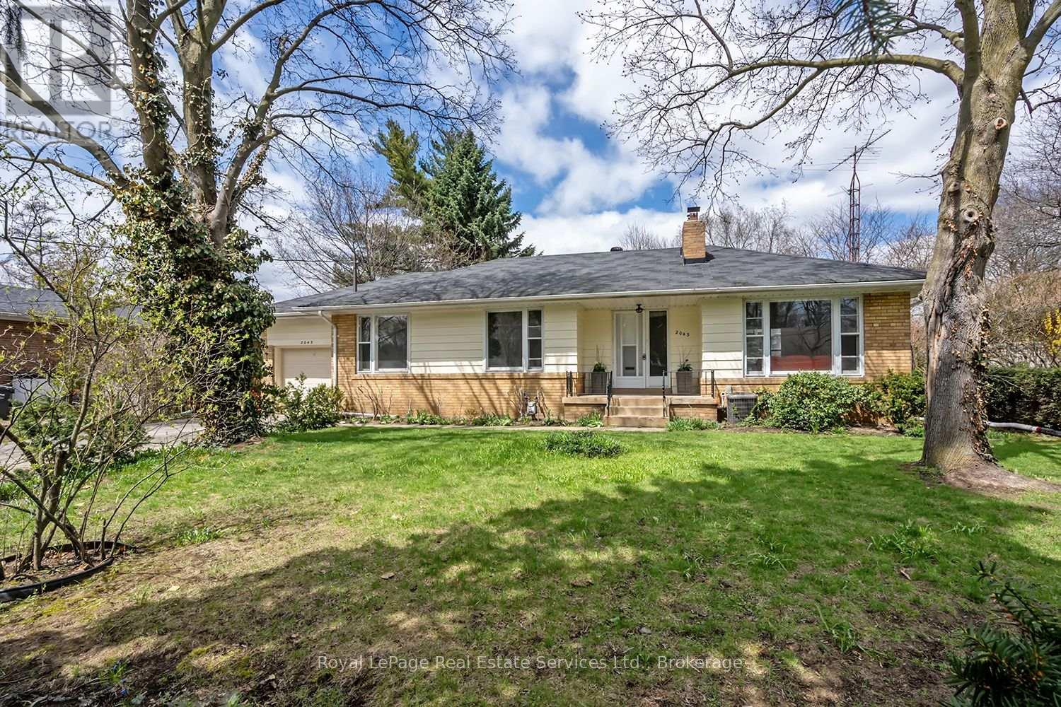 Detached at 2043 DEVON ROAD, Oakville (FD Ford)