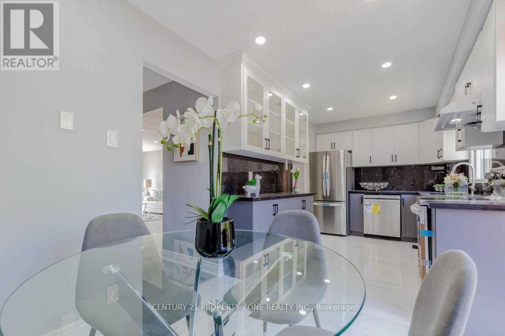 Detached at 8 NORBROOK CRESCENT, Toronto (West Humber-Clairville)