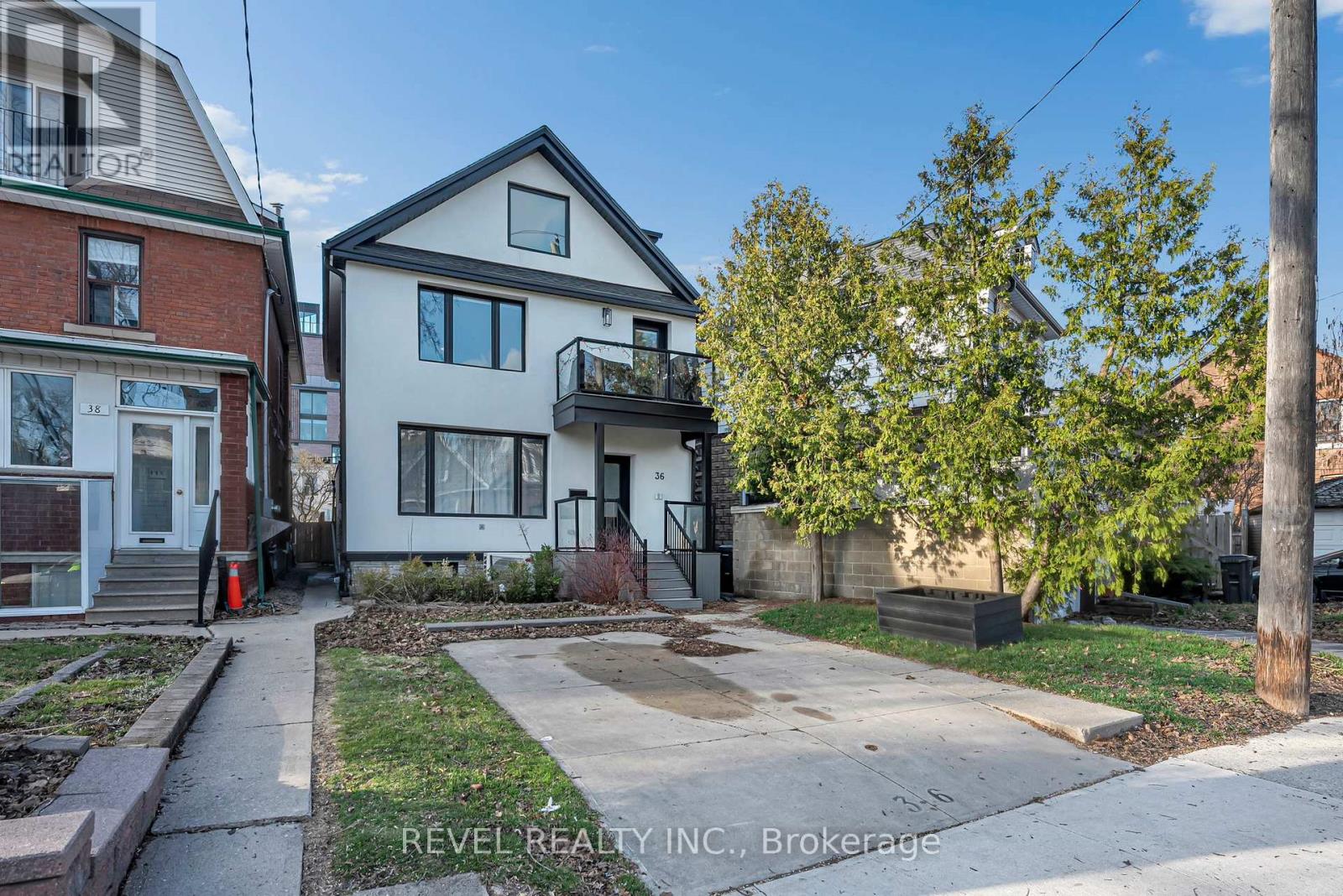 Detached at 36 HUMBERSIDE AVENUE, Toronto (High Park North)