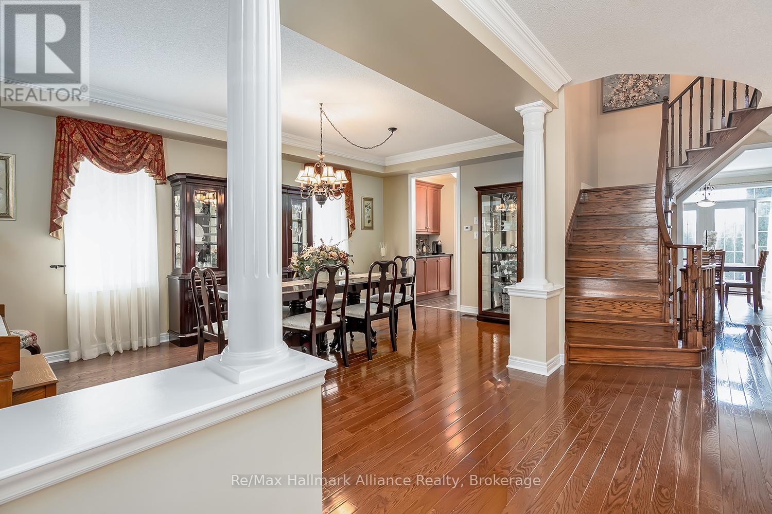 Detached at 2489 WHISTLING SPRINGS CRESCENT, Oakville