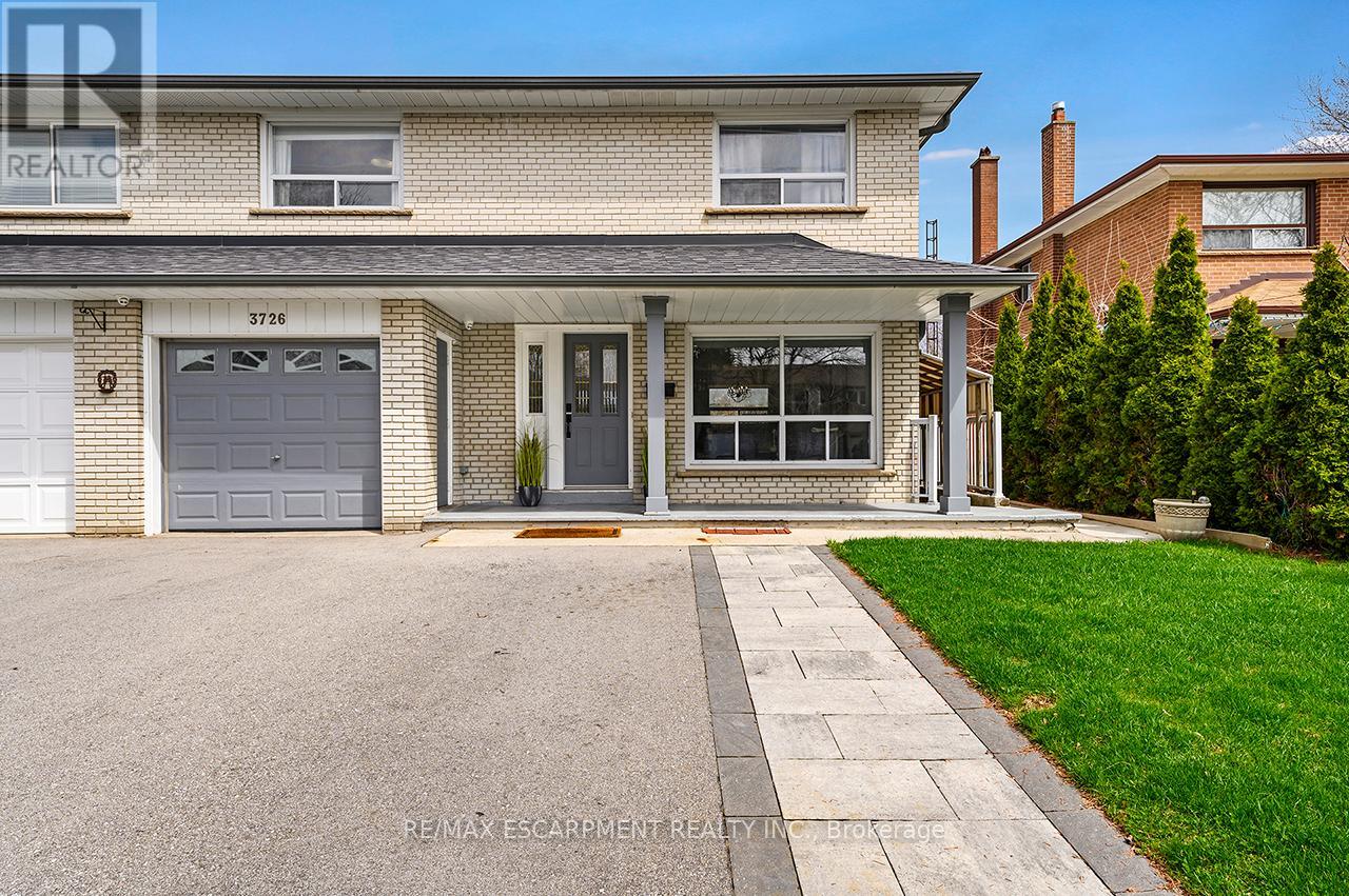 Semi-Detached/Link at 3726 HOLDEN CRESCENT, Mississauga (Mississauga Valleys)