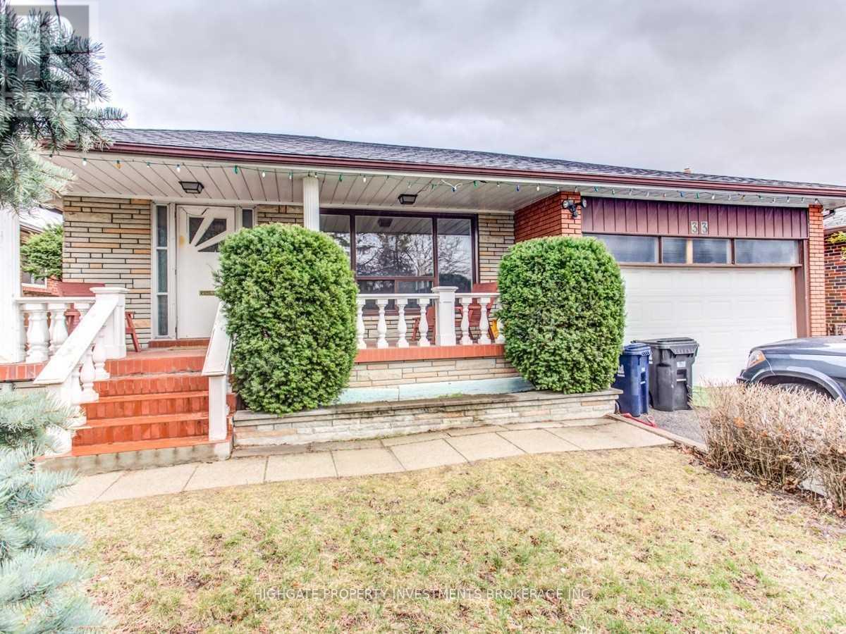Detached at UPPER - 33 PAULVALE CRESCENT, Toronto (York University Heights)