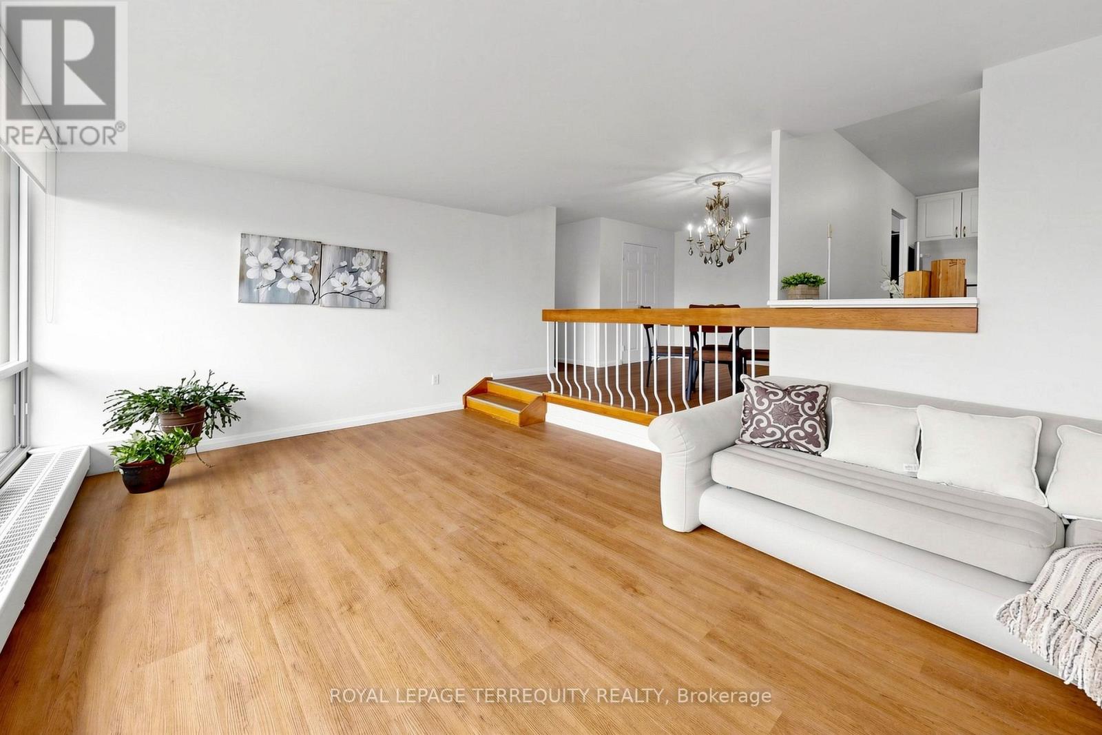Apartment at 1410 - 455 SENTINEL ROAD, Toronto (York University Heights)