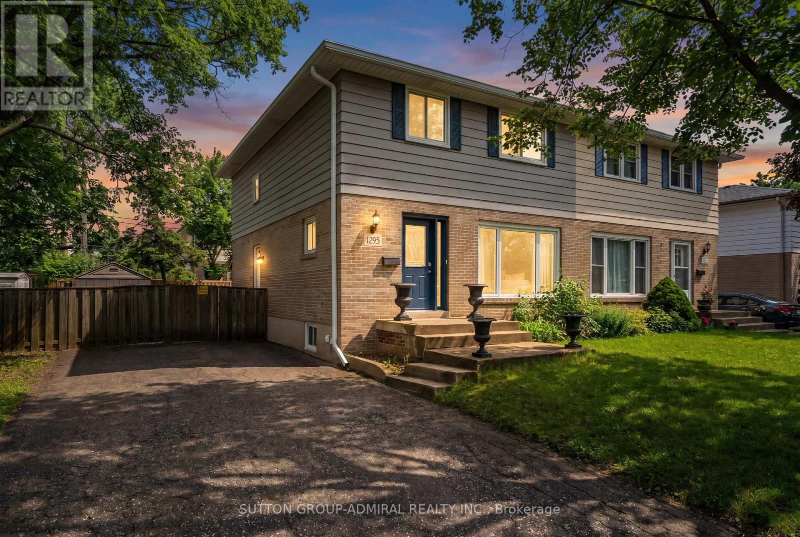 Semi-Detached/Link at 1295 NAPIER CRESCENT, Oakville (CP College Park)