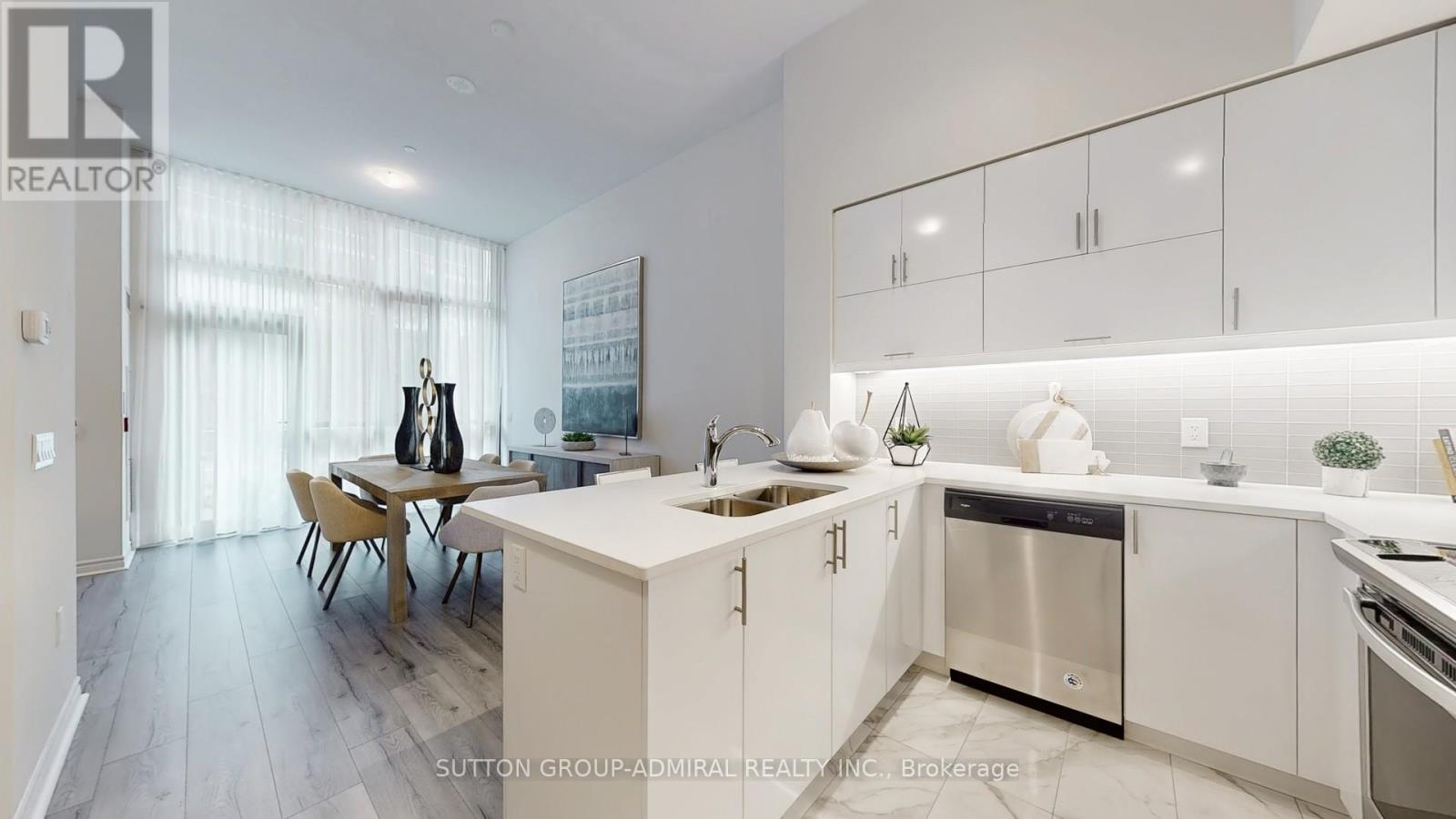 Townhouse at TH 101 - 39 ANNIE CRAIG DRIVE, Toronto (Mimico)