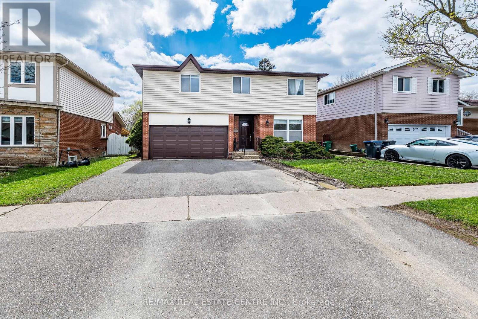 Detached at 11 KIRKLAND ROAD, Brampton (Madoc)